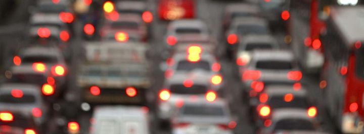 Autoverkehr trägt zur Luftbelastung bei 